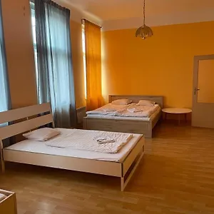 2* Frühstückspension Club