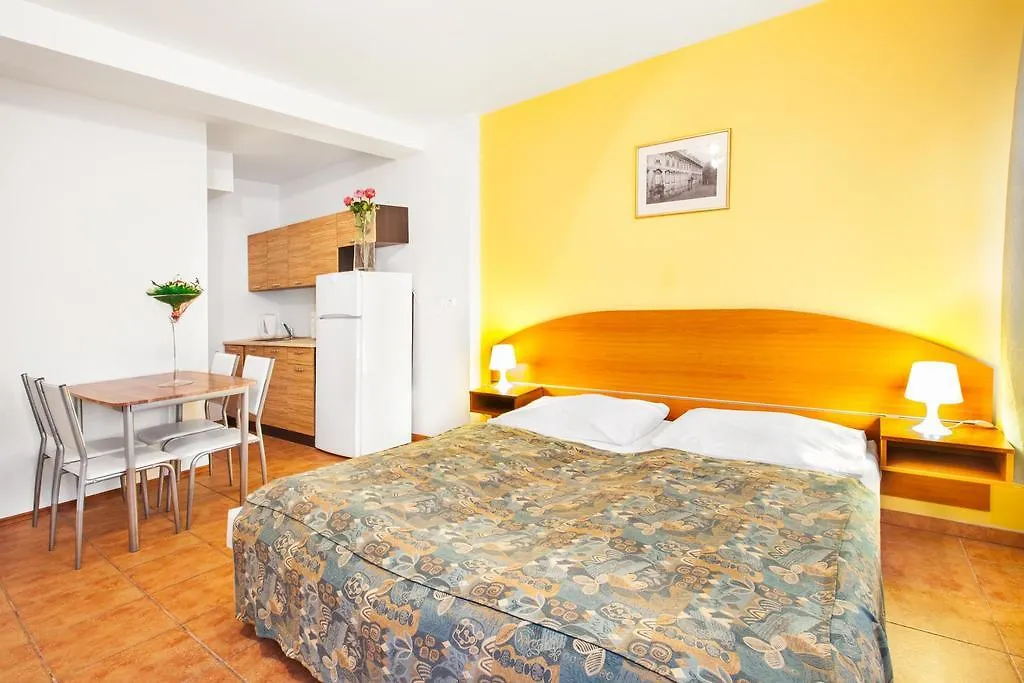 Hotel Apartment House Zizkov Praga