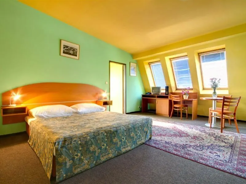 Hotel Apartment House Zizkov Praga